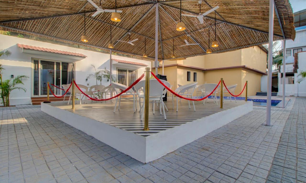 Hotel Treebo Code Red Morjim Exterior foto