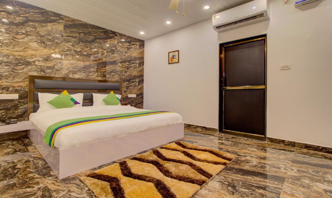Hotel Treebo Code Red Morjim Exterior foto